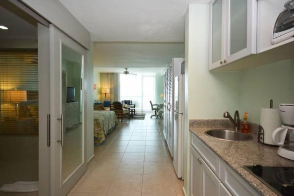 Solarium At Coronado Bay Oceanfront Apartments Плая Коронадо Екстериор снимка